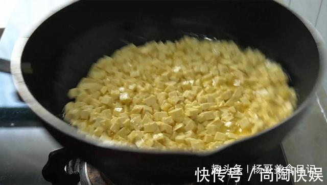 1块豆腐2个鸡蛋，不用蒸不用炖，个个蓬松暄软，给肉包子都不换