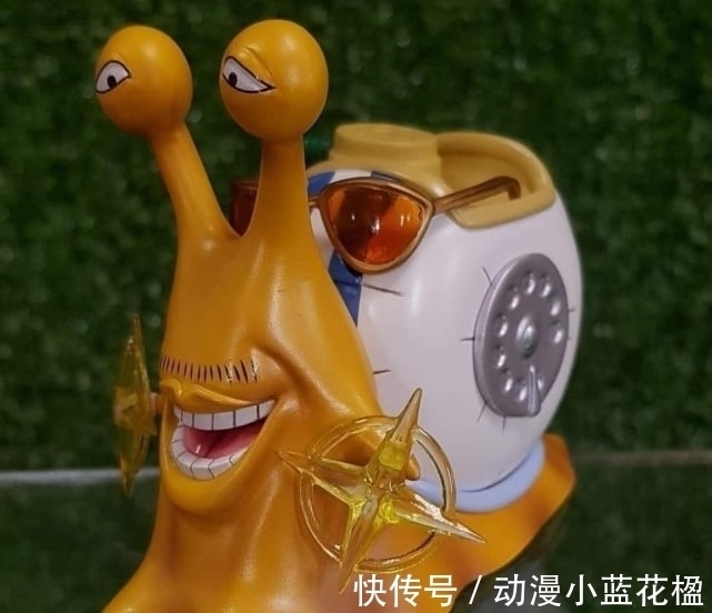 甚平|九个海贼王电话虫手办,看到香克斯电话虫后,总觉得哪里怪怪的