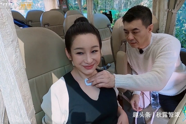 陈建斌|老公弯腰给秦海璐穿鞋，蒋勤勤3度不给老公面子，撒娇女人最好命