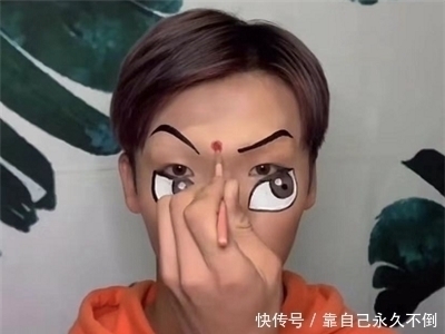 初中生|初中生在脸上画“哪吒”,本以为是小儿科,最后却让人很意外!