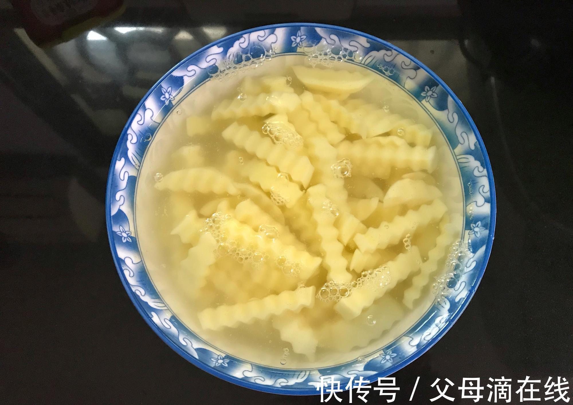 狼牙土豆|土豆不煎不炸,加料一拌,香辣开胃,解馋又顶饱,夏天吃太过瘾了