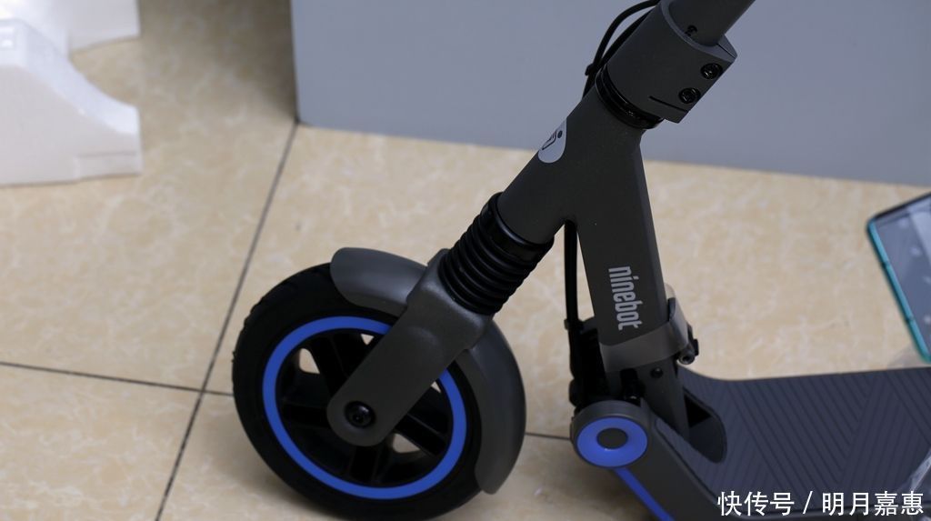 车把|女儿的暑假礼物,性能和安全都在线九号儿童电动滑板车E10体验