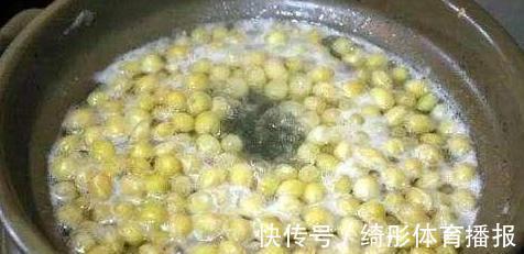 用啥水浇花长得快、开花多、虫害少?3个妙招,省时省钱又省力