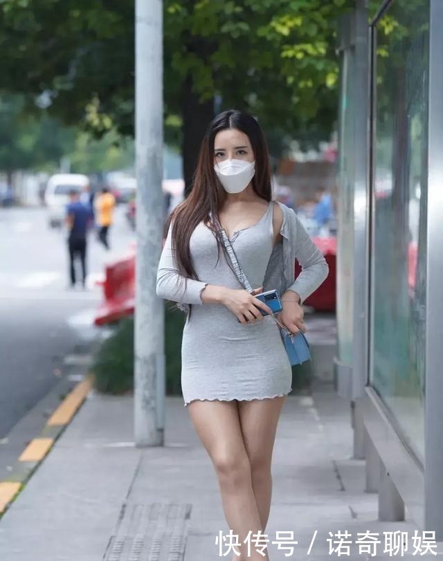 微胖女性的穿搭,还是要以“收胯”为主,从而展现精致优雅的一面