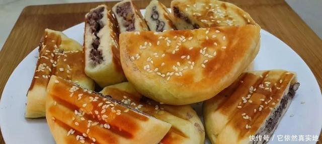 面包|1斤红豆，3勺面粉，擀一擀烙一烙，做出创意烧饼，比面包香甜好吃！