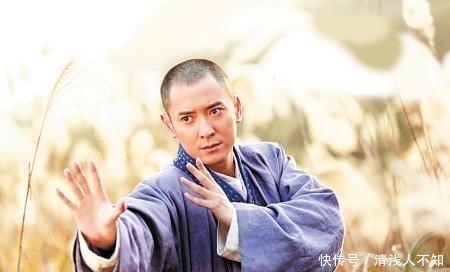 天龙后传:段誉与虚竹坠崖,遇见乔峰,三兄弟联手击毙扫地僧