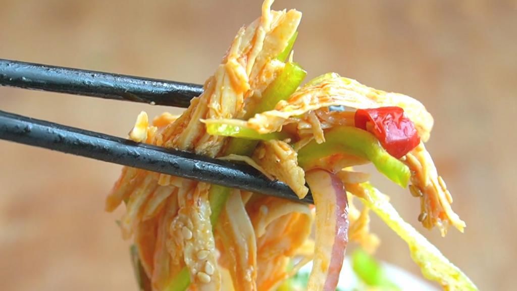 两不误|立秋之后贴秋膘,鸡胸肉不炒不炸不煲汤,麻辣美味不发胖,营养减脂两不误