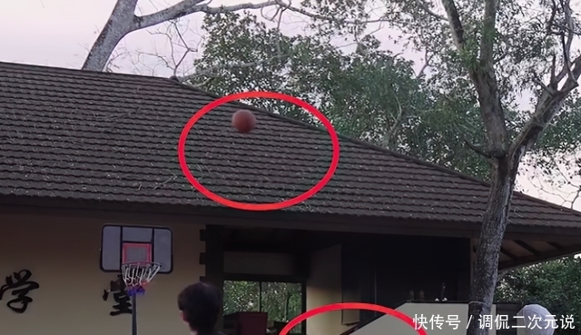 《少年》最卑微的嘉宾,全程镜头十分钟不到,却还要一直赔笑