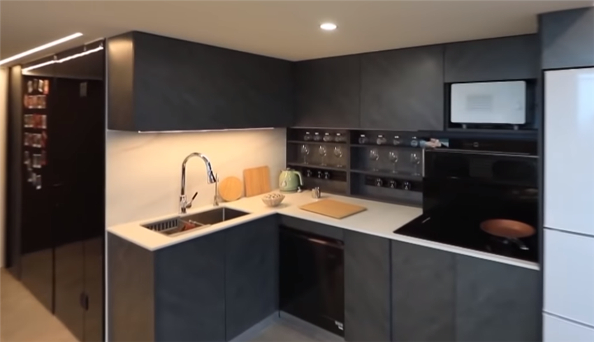 户型|北漂夫妻买下24㎡婚房,柱子4米宽,窗台就占户型面积一半