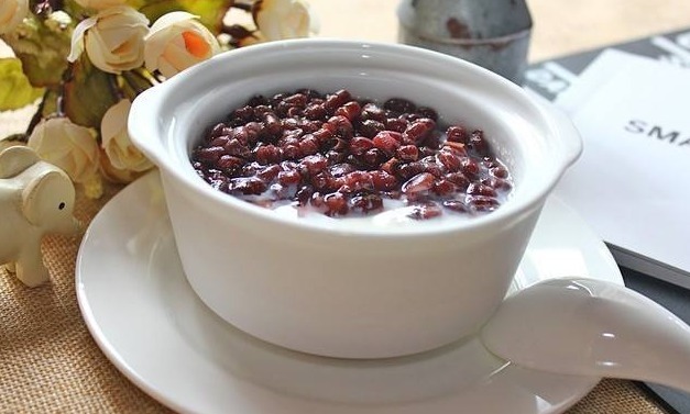 鲤鱼|湿气重的人坚持每天吃4种食物,可排出体内湿毒,更好保护身体