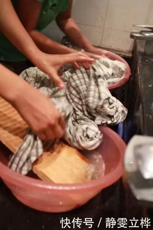 洗床单时,在水里加一点“它”,只要1分钟就可以去除螨虫