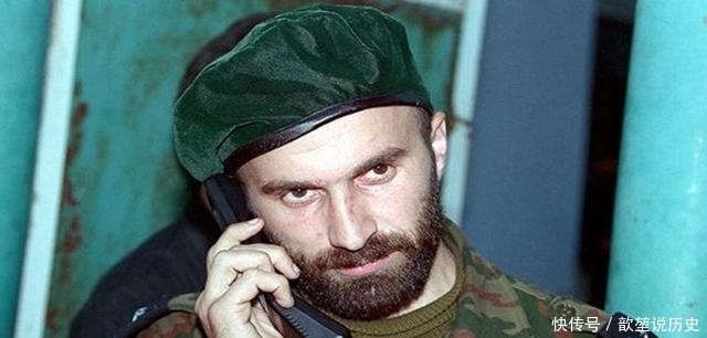 百姓|罪恶滔天的巴萨耶夫，沾满无辜百姓鲜血的刽子手，最终被天降正义