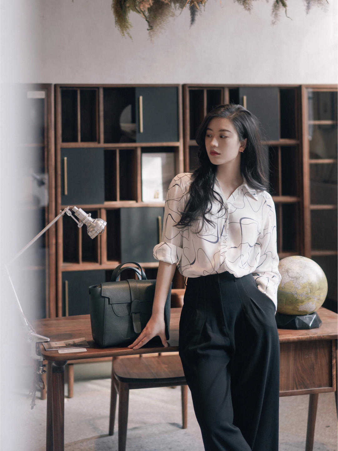 衣领|初春穿搭别错过黑白配,跟着博主这样穿,真的美极了