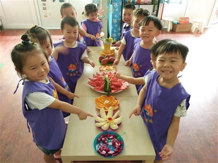 金钱观|幼儿园放寒假发“礼物”,引起家长不满:这就是糊弄小朋友