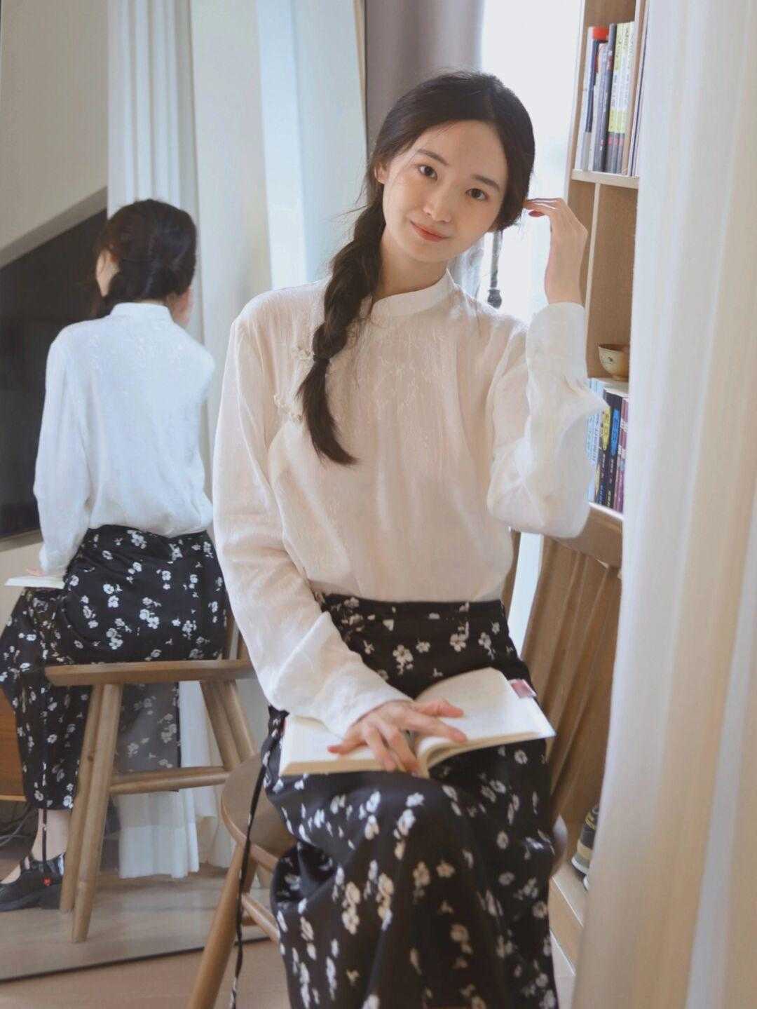 单品 早春校园穿搭别错过这四类,休闲、精致全都有,轻松拥有好人缘