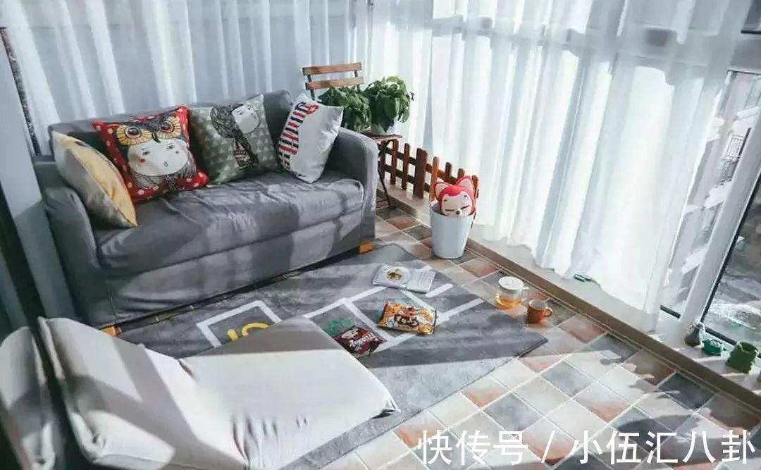 休闲|阳台改成休闲区,又热又晒、还怕漏水?衣服也没地晾?谁说的!
