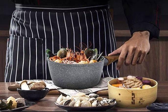 一个=炒锅+汤锅+煎锅+蒸笼,小巧还不易粘,餐餐不重样!