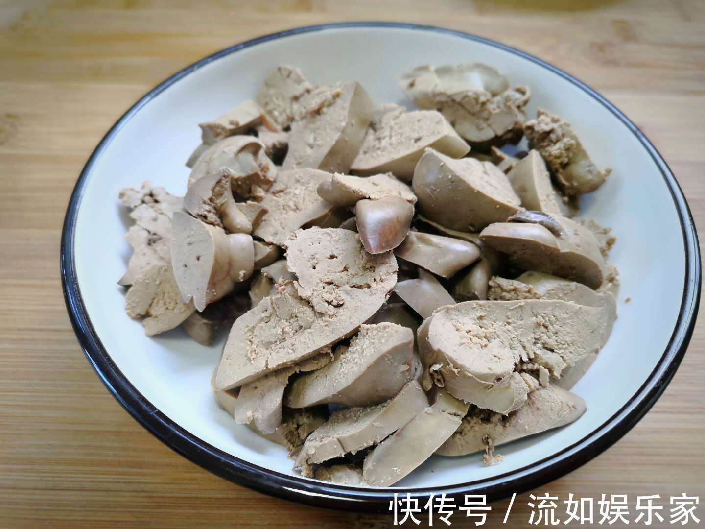 再穷也要吃这肉,比猪肉有营养,几块一斤,孩子吃补血还明目!