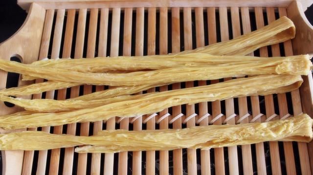 泡腐竹,直接加水是错的学会大厨的做法,半小时泡发好,不夹生