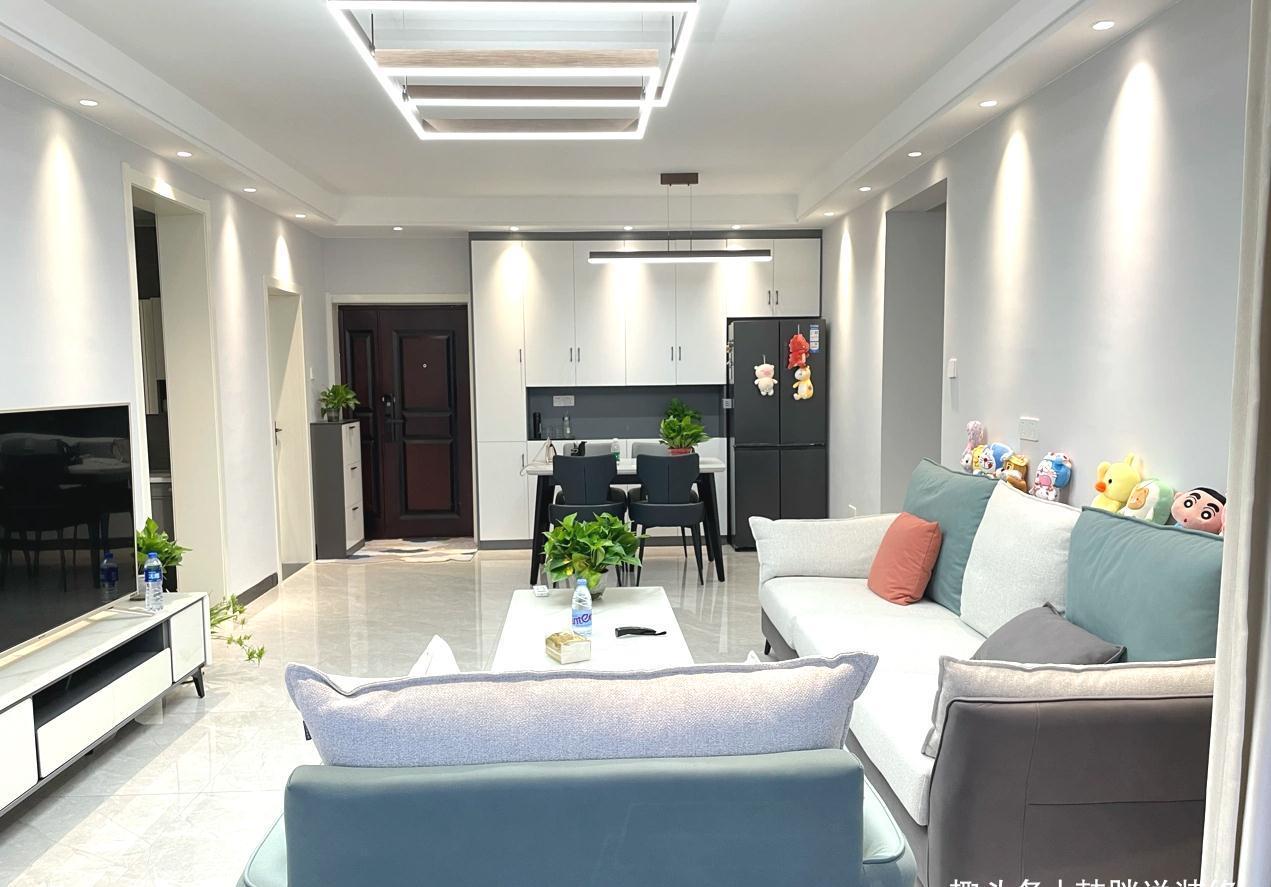 主卧室|120㎡简约新房,软硬装+家具电器共18万,无玄关照样时尚又大气