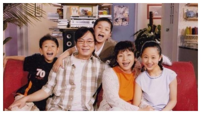 黄褐斑|一块钱的红霉素软膏,怎么成了“淡斑专家”听听医生怎么说