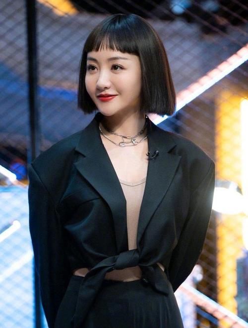 30岁以上的女人，别乱剪头发，推荐这些“减龄”的短发，特显年轻