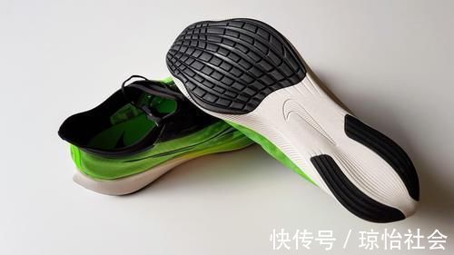 ZoomFly3 被吹上天的耐克ZoomFly 3有那么厉害吗?真材实料,还是夸大宣传?
