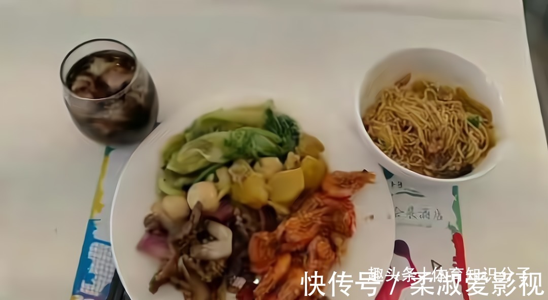郎平|吃肉吃虾喝可乐!李盈莹不受郎平监督管不住嘴,女排主攻白减肥了
