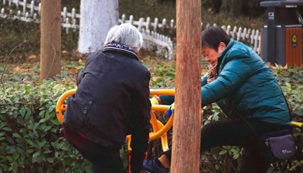 50歲以上女性如何補充體內鈣質？多吃3物，可預防骨質疏松