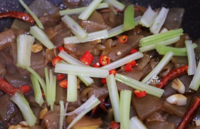 天然“燃脂菜”被找到了,等于天然泻药,燃烧脂肪,胖人越吃越瘦