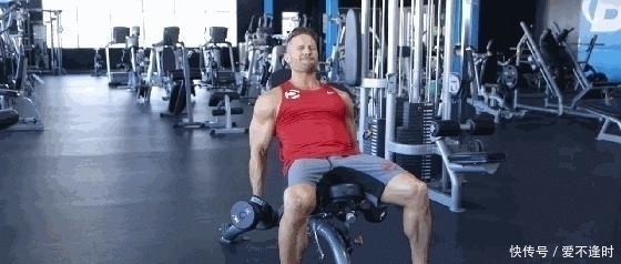 女孩子|140斤健身网红,腰臀比只有06,好身材让她魅力倍增