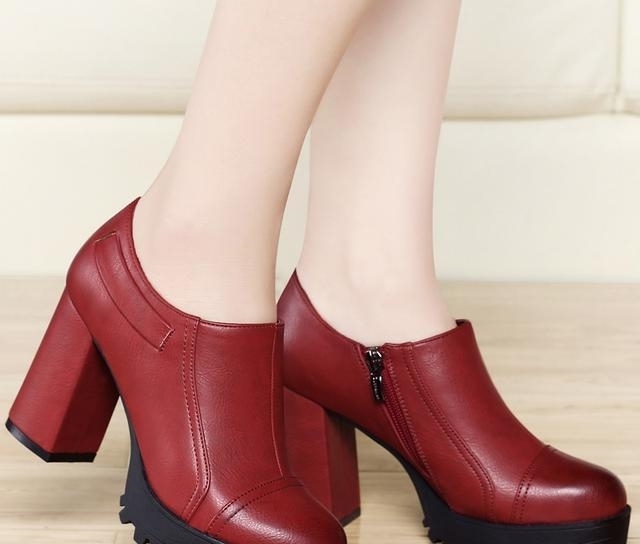 性感|一双靓丽性感的高跟鞋,才能让你穿出满满的女人味