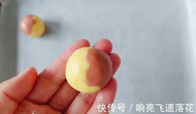 红曲粉|孩子不喜欢吃熟蛋黄,做成饼干分分钟消灭,做法简单营养好吃!