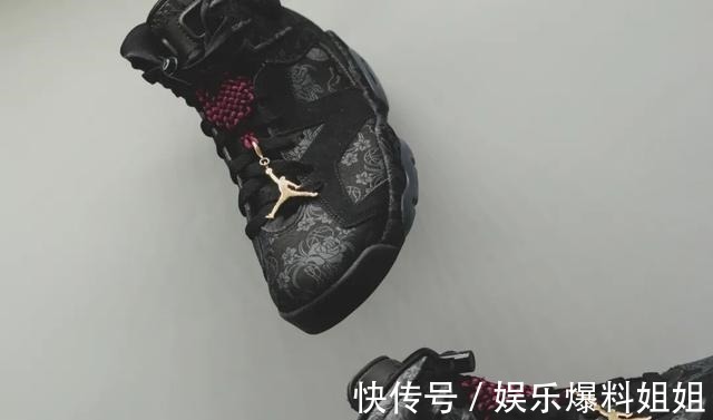 wen 一款有男码的女款AJ!让男生穿上一双“小黑裙”会是怎样的画风!