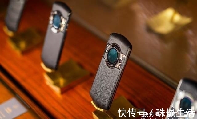 m明知是“高价低配”的手机,却依然有很多人买,是钱多还是不懂?