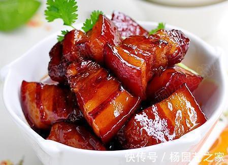 做红烧肉，不要一味的开火煮，多加1步，没牙齿的老奶奶也咬得动