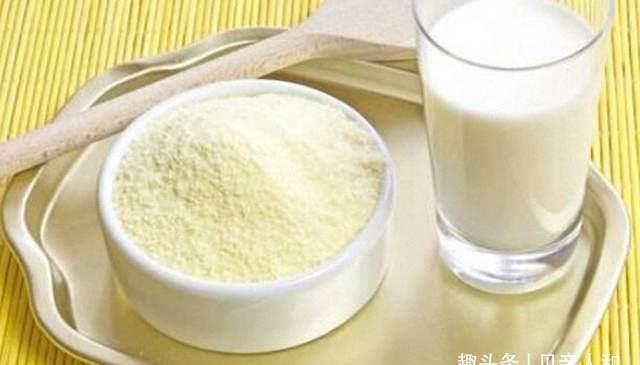 母乳|宝宝什么时候可以喝牛奶？不同年龄阶段喝的奶量有所讲究