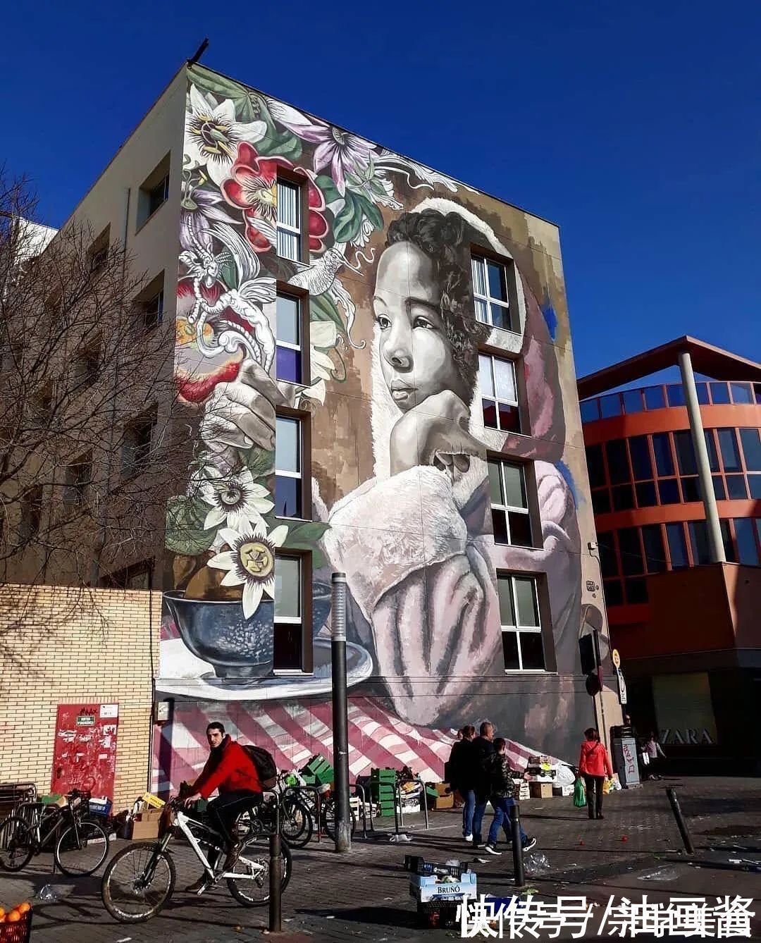 压迫感#用整栋楼作画布,她的涂鸦大到离谱,作品却让人感觉到舒缓