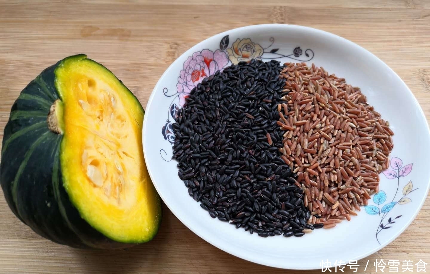 夏季这“粥”要常喝,每天一碗,安神补血又美颜,头发乌黑显年轻