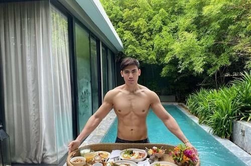 撩人|俊俏型男有一身漂亮肌肉,胸肌、腹肌、臂肌紧实,人鱼线性感撩人