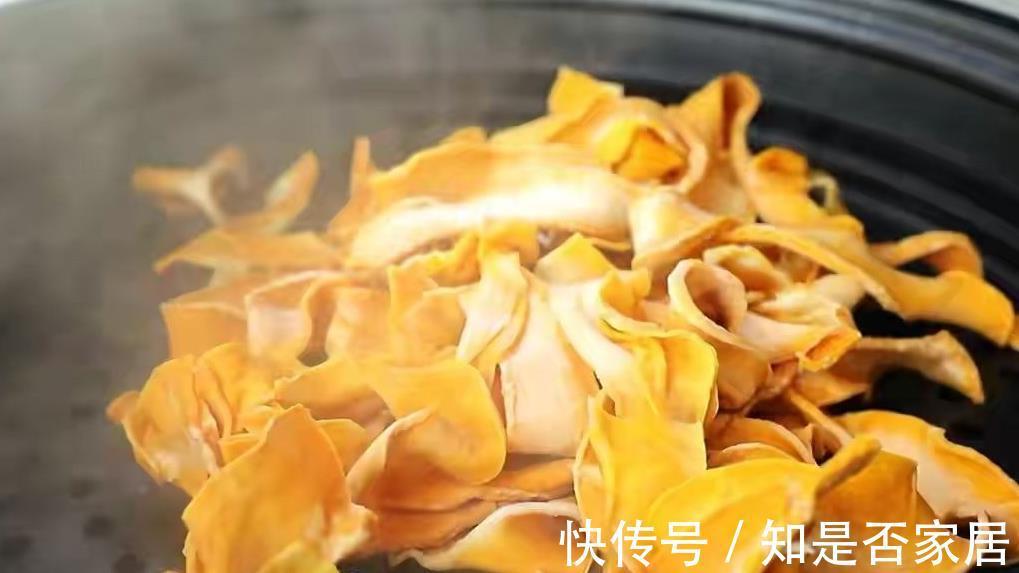 南瓜|菜园结的南瓜多得吃不完,我把南瓜晒干,没想到比牛肉干还好吃