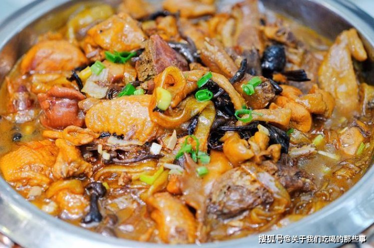 入味|炖鸡时，直接焯水是错的，大厨教你1招，鸡肉嫩滑没腥味，还入味