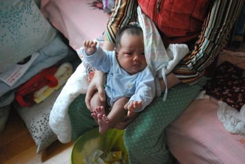 宝宝|新型把尿正在蔓延,很多父母争相模仿以为对娃好,实则害娃不浅