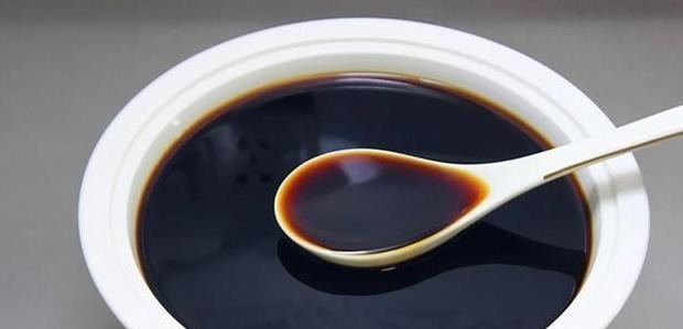 大厨教你做酱肘子、酱猪蹄,软糯香嫩、酱香浓郁,“配方”要收藏