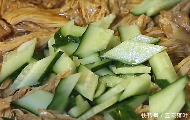 爱吃|孩子爱吃的黄瓜炒腐竹,鲜嫩爽口,美味营养,吃一次念念不忘