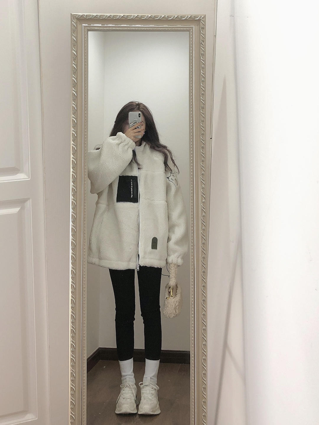 豹纹 秋天不要只会穿风衣了,今年流行“羊羔毛外套”,保暖舒适还温柔