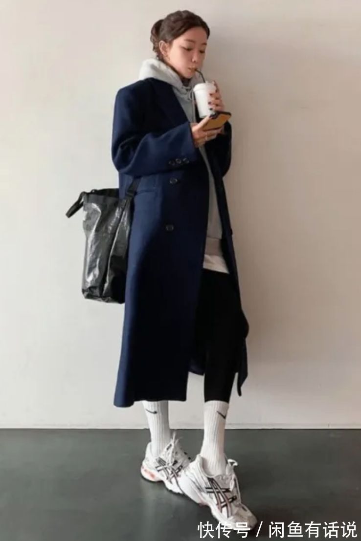 羽绒服|火了整个冬天的“鲨鱼裤”,为什么你穿上不好看,问题出在搭配上