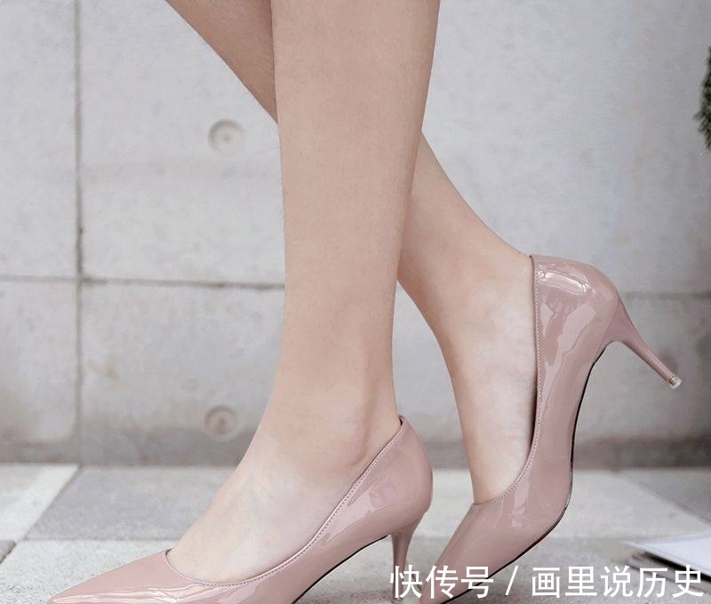 尖头|尖头魅惑高跟鞋，营造出与众不同女人味