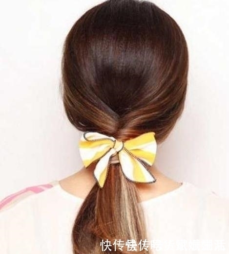 女人年过三十,别披头散发!过年这样扎“低马尾”,美的气质出众