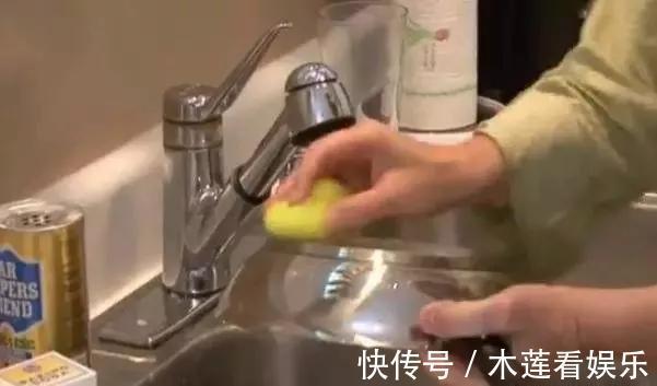 洗碗池|用完的牙膏管别扔掉,放在厨房一年能省不少钱,邻居见了纷纷学!
